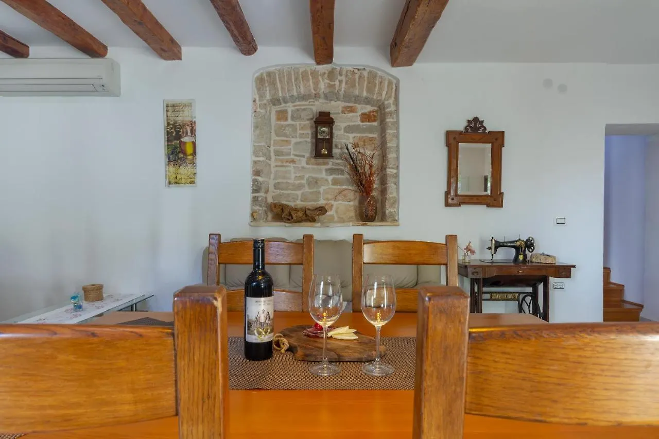 Holiday Stone House Bale Dom wakacyjny